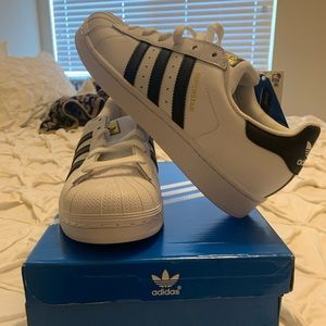 Classisc Addidas tennis’s shoes